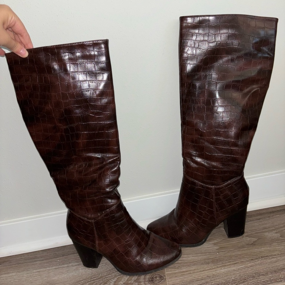 Brown Alligator Print Boots